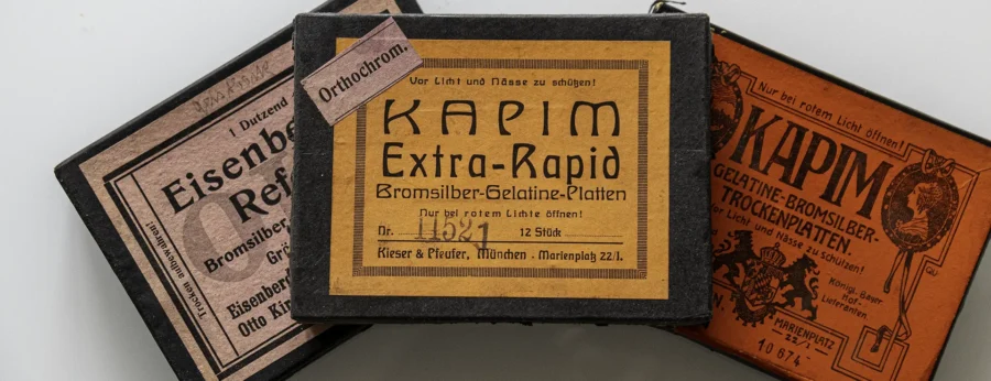 Glasplatten Digitalisieren. Auch Bekannt Als Trockenplatten, Glasnegative, Gelatineplatten.
